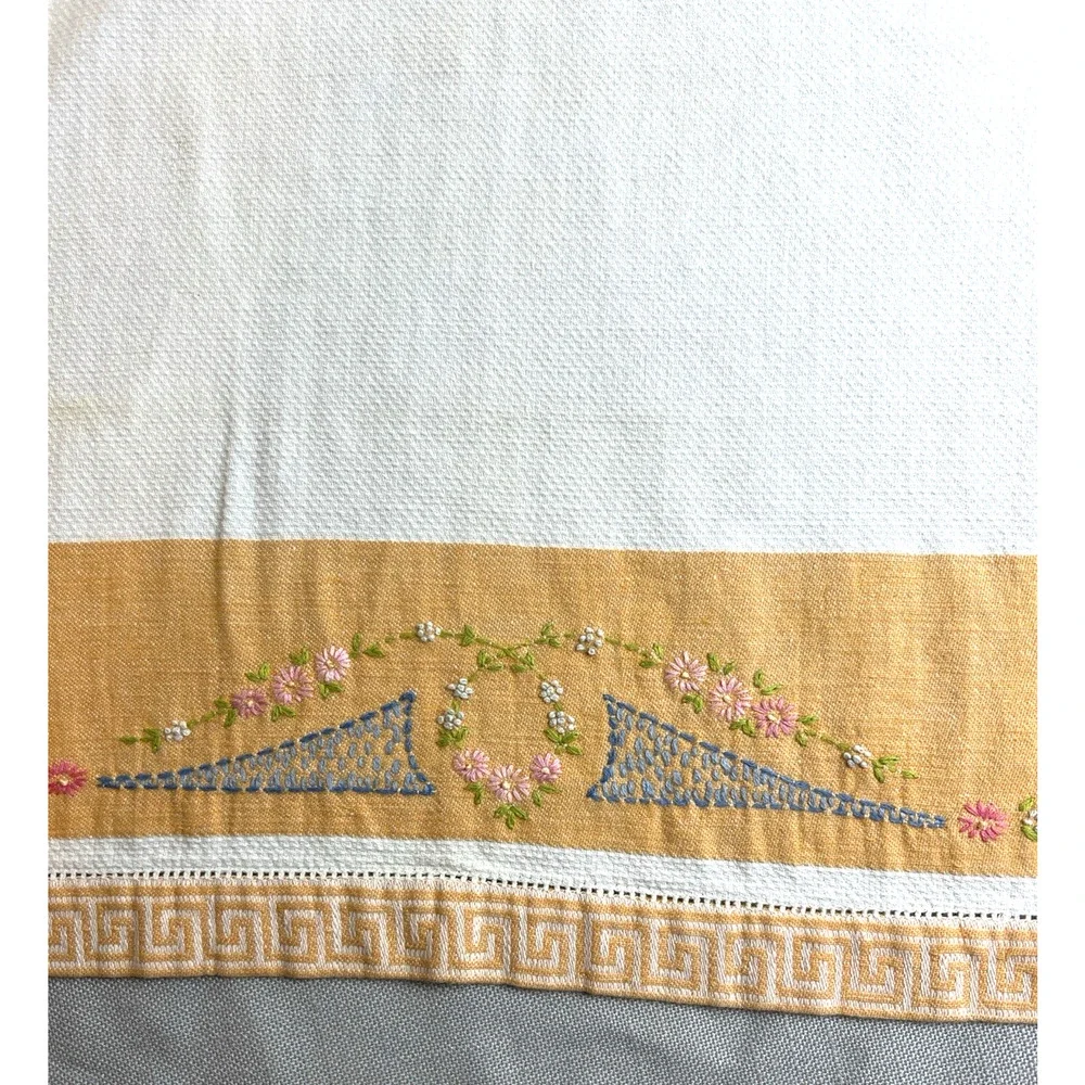 Vintage Embroidered Handtowel Yellow White Cotton 24 x 12.5 Kitchen Linen Floral